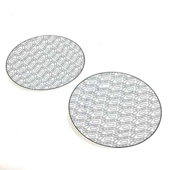 FENDI 7AC047 Porcelain Tableware Set of 2 Oorlock plates The dishes Unused - Picture 1 of 3